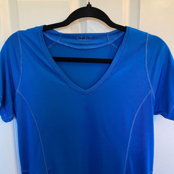 OGIO® Ladies Short-sleeve Nexus Wicking V-Neck TShirt‎ - Size Medium - Picture 4 of 9